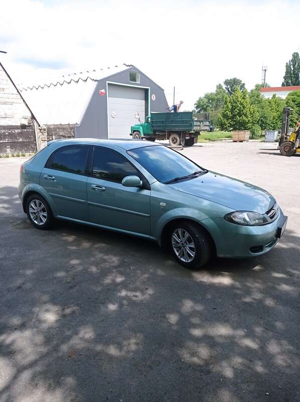 Хэтчбек Chevrolet Lacetti 2005 в Новомосковске