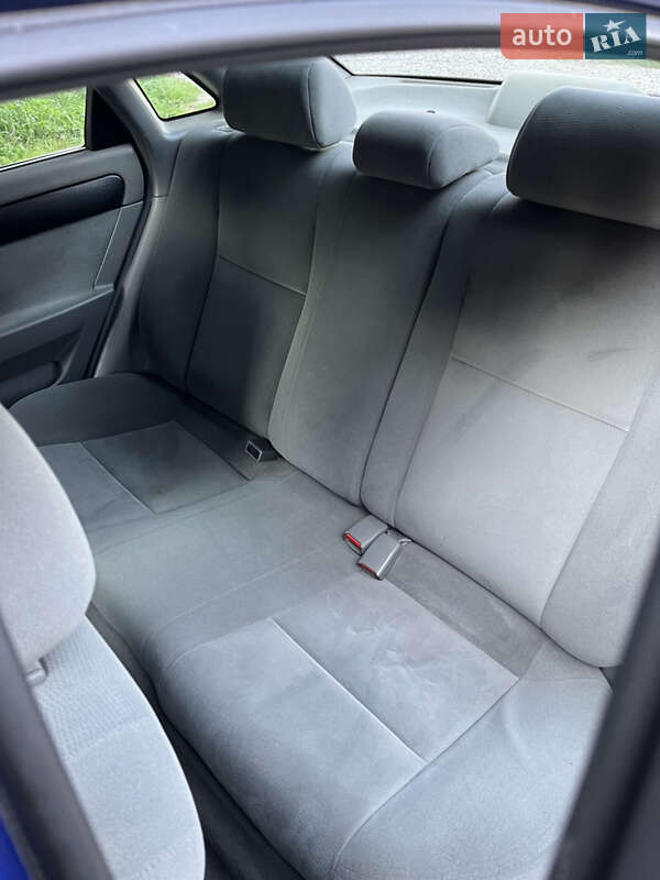 Седан Chevrolet Lacetti 2005 в Івано-Франківську