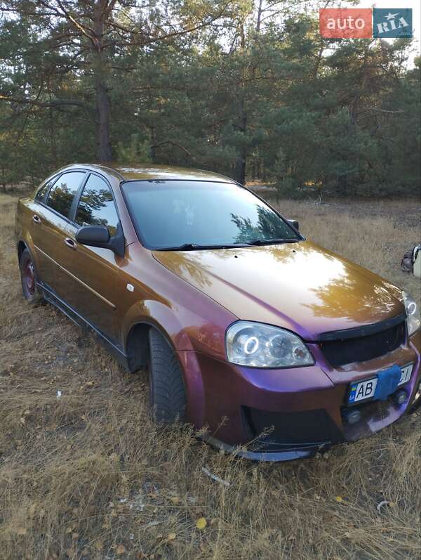 Седан Chevrolet Lacetti 2004 в Києві
