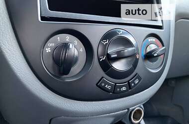 Седан Chevrolet Lacetti 2011 в 