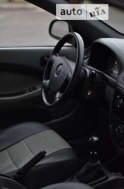 Хэтчбек Chevrolet Lacetti 2008 в 