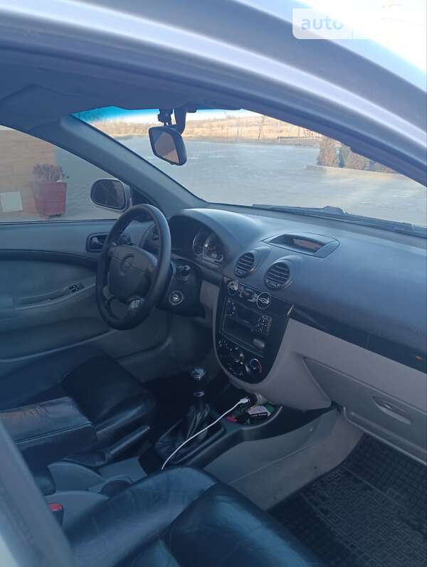 Хетчбек Chevrolet Lacetti 2006 в Южному