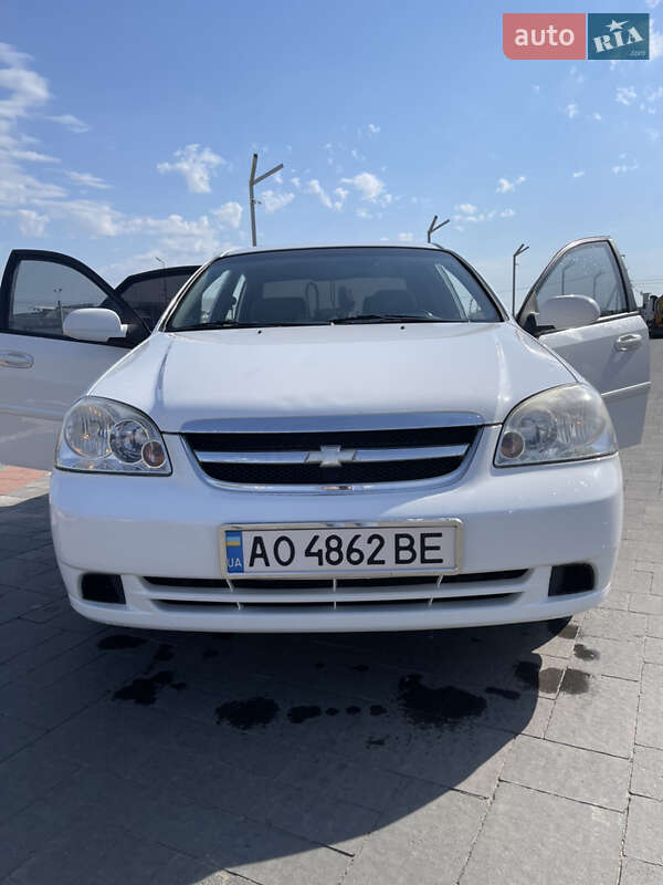Седан Chevrolet Lacetti 2012 в Хусті
