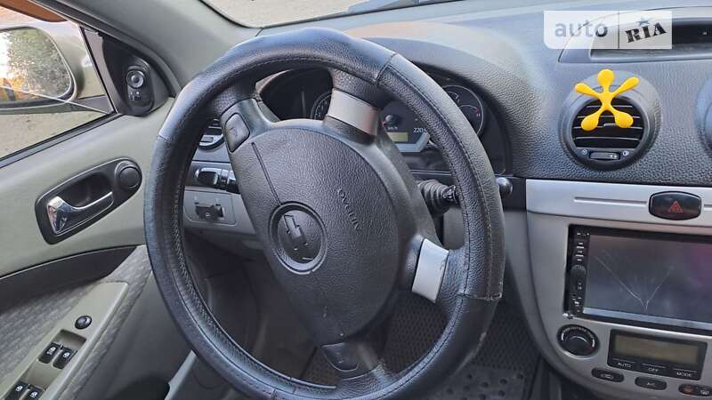 Хэтчбек Chevrolet Lacetti 2005 в Черновцах