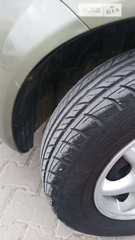 Хэтчбек Chevrolet Lacetti 2005 в Черновцах