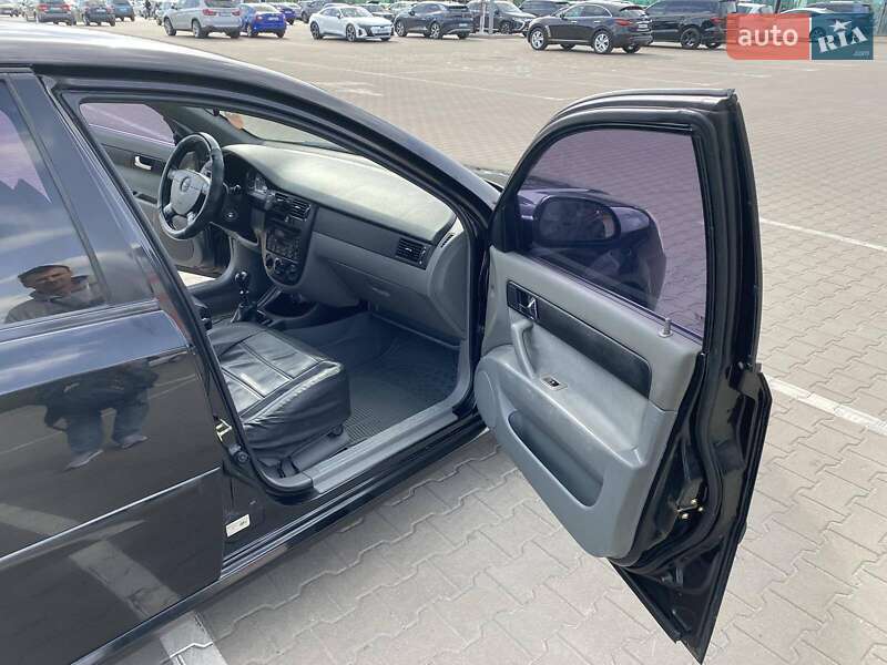 Седан Chevrolet Lacetti 2004 в Києві