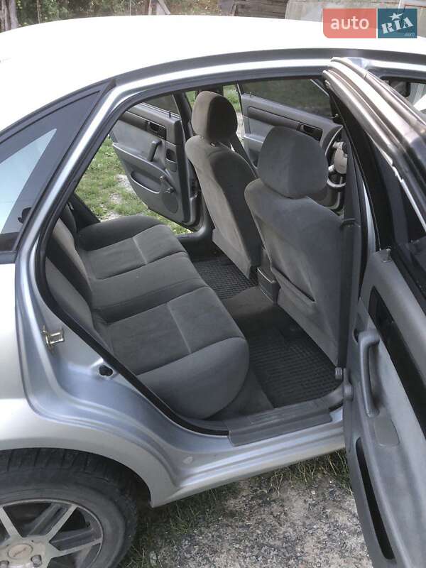 Седан Chevrolet Lacetti 2005 в Ізяславі