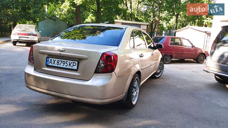 Седан Chevrolet Lacetti 2004 в Харькове