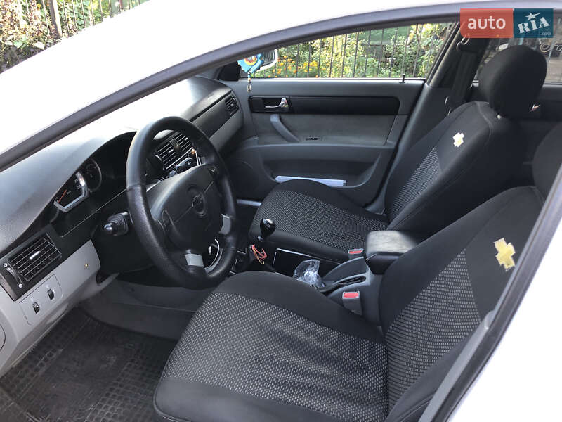 Седан Chevrolet Lacetti 2010 в Шептицькому