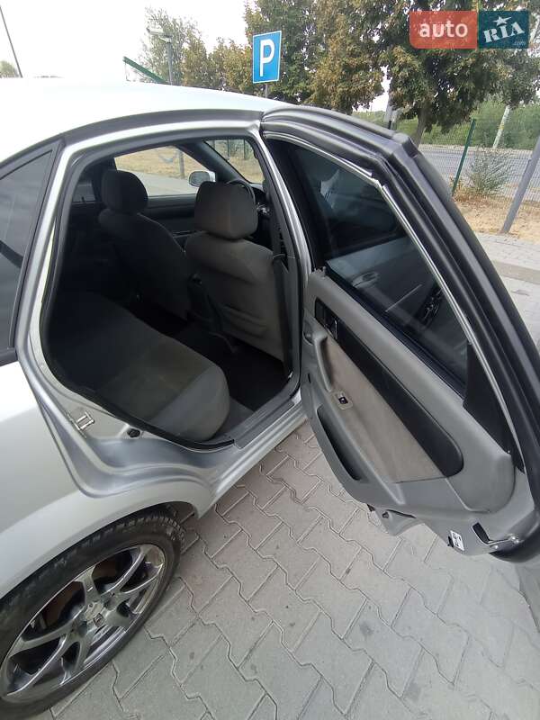 Седан Chevrolet Lacetti 2010 в Львове