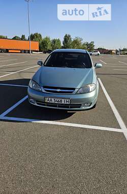 Хэтчбек Chevrolet Lacetti 2008 в Киеве