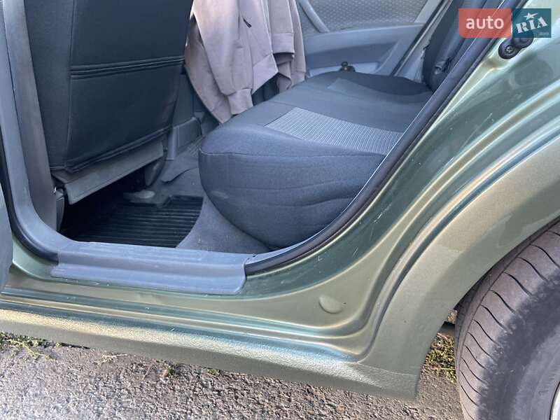 Седан Chevrolet Lacetti 2004 в Прилуках