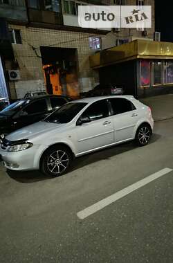 Хэтчбек Chevrolet Lacetti 2008 в Киеве