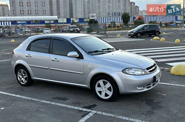 Хэтчбек Chevrolet Lacetti 2005 в Киеве