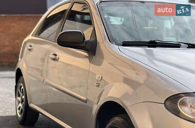 Хэтчбек Chevrolet Lacetti 2008 в 