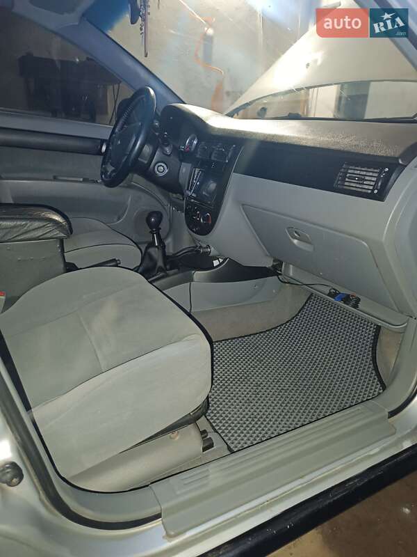 Седан Chevrolet Lacetti 2004 в Дрогобыче