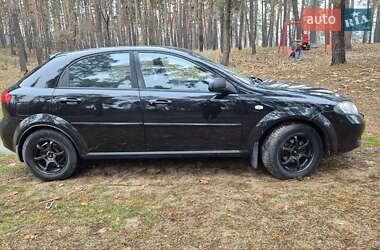 Хэтчбек Chevrolet Lacetti 2006 в 