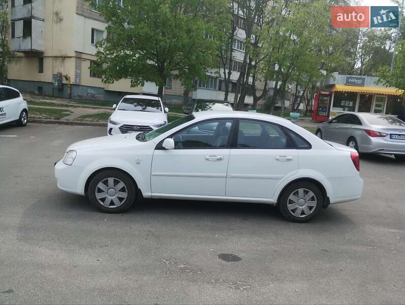 Седан Chevrolet Lacetti 2012 в Киеве