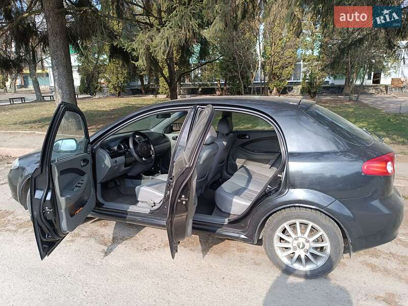 Хэтчбек Chevrolet Lacetti 2007 в Житомире