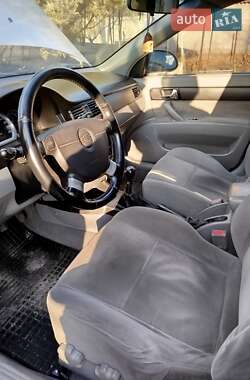 Хэтчбек Chevrolet Lacetti 2008 в 