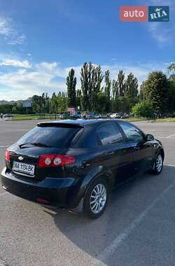 Хэтчбек Chevrolet Lacetti 2005 в Киеве