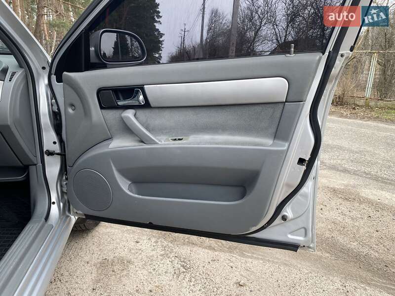 Седан Chevrolet Lacetti 2006 в Киеве