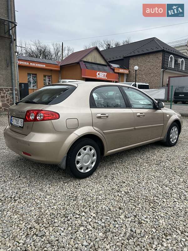 Хетчбек Chevrolet Lacetti 2006 в Коломиї