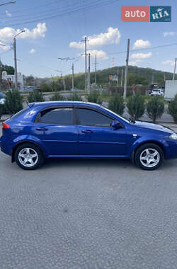 Хэтчбек Chevrolet Lacetti 2009 в 