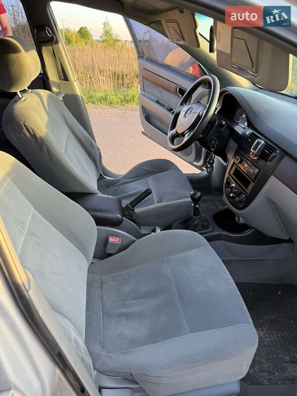 Седан Chevrolet Lacetti 2006 в Львове