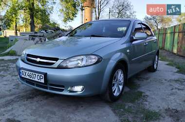 Хэтчбек Chevrolet Lacetti 2005 в 