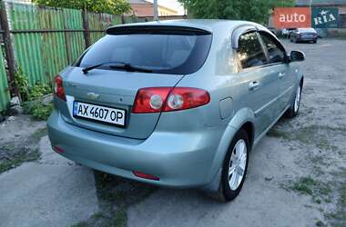 Хэтчбек Chevrolet Lacetti 2005 в 