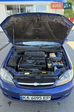 Хэтчбек Chevrolet Lacetti 2005 в 