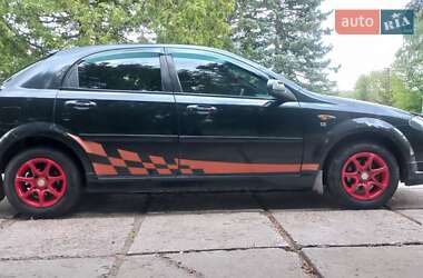 Хэтчбек Chevrolet Lacetti 2006 в 