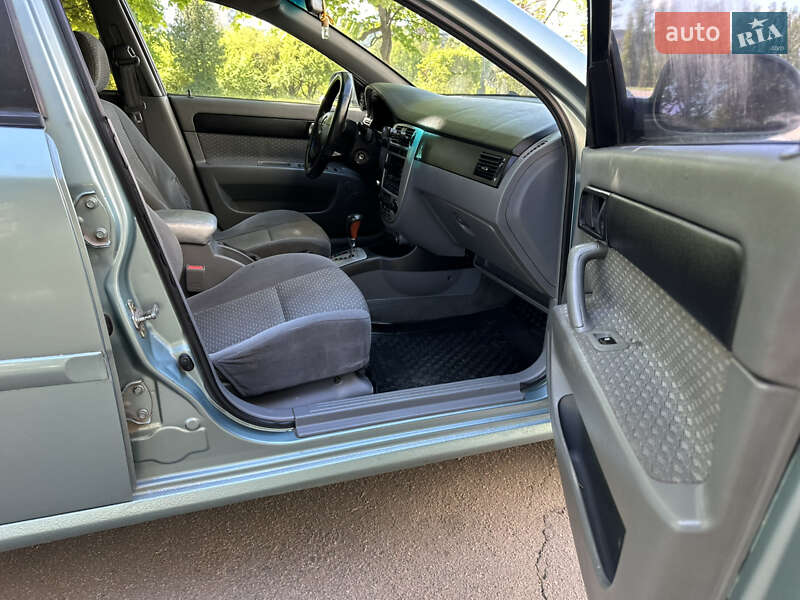 Седан Chevrolet Lacetti 2004 в Рівному