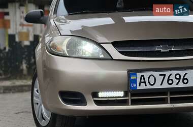 Хетчбек Chevrolet Lacetti 2005 в 