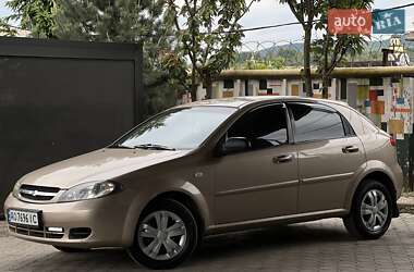 Хетчбек Chevrolet Lacetti 2005 в 