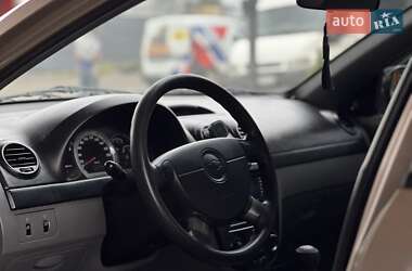 Хетчбек Chevrolet Lacetti 2005 в 