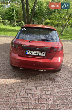 Хэтчбек Chevrolet Lacetti 2006 в 