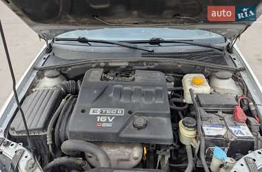 Хэтчбек Chevrolet Lacetti 2005 в 