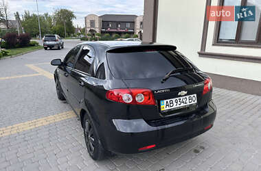 Хэтчбек Chevrolet Lacetti 2010 в 