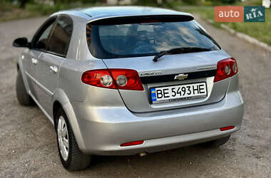 Хэтчбек Chevrolet Lacetti 2005 в 