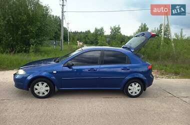Хэтчбек Chevrolet Lacetti 2008 в 