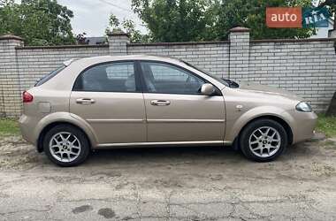 Хэтчбек Chevrolet Lacetti 2008 в Киеве