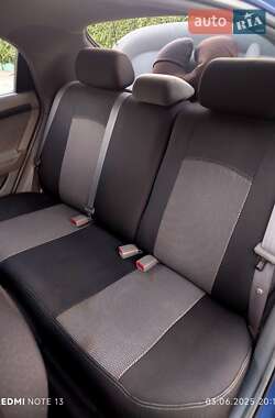 Хэтчбек Chevrolet Lacetti 2005 в 