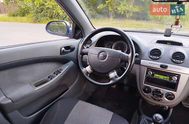 Хэтчбек Chevrolet Lacetti 2005 в 