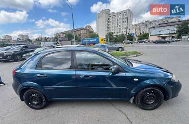 Хэтчбек Chevrolet Lacetti 2007 в 