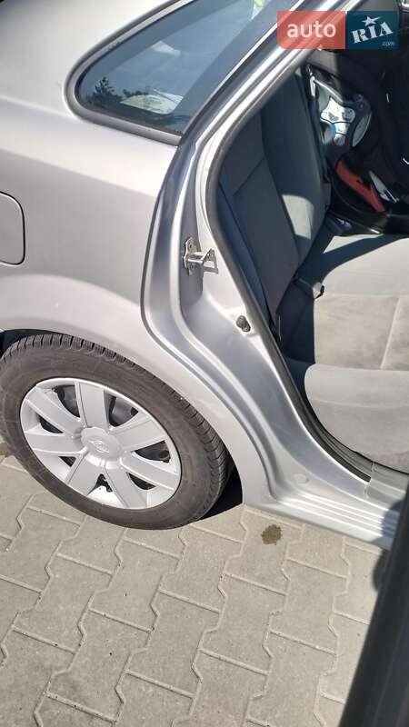Седан Chevrolet Lacetti 2009 в Киеве