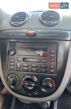 Хэтчбек Chevrolet Lacetti 2005 в 