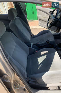 Хэтчбек Chevrolet Lacetti 2005 в 
