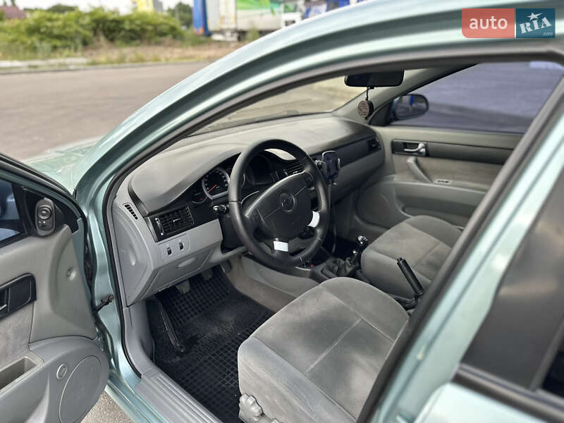 Седан Chevrolet Lacetti 2006 в Киеве